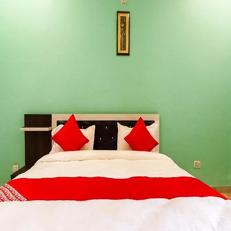 Oyo Lck1233 Rivaaj Palace Lucknow Eksteriør bilde