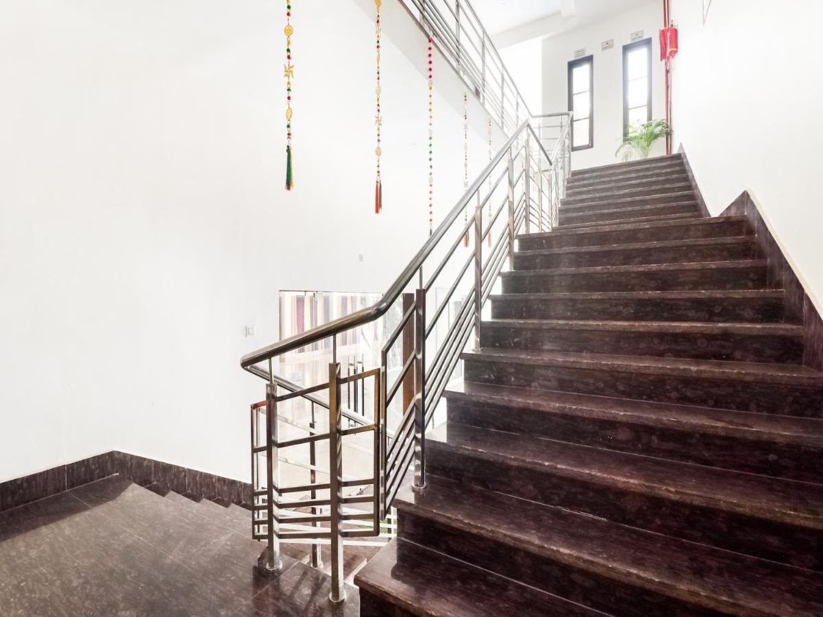 Oyo Lck1233 Rivaaj Palace Lucknow Eksteriør bilde