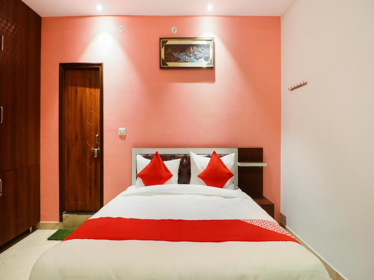 Oyo Lck1233 Rivaaj Palace Lucknow Eksteriør bilde