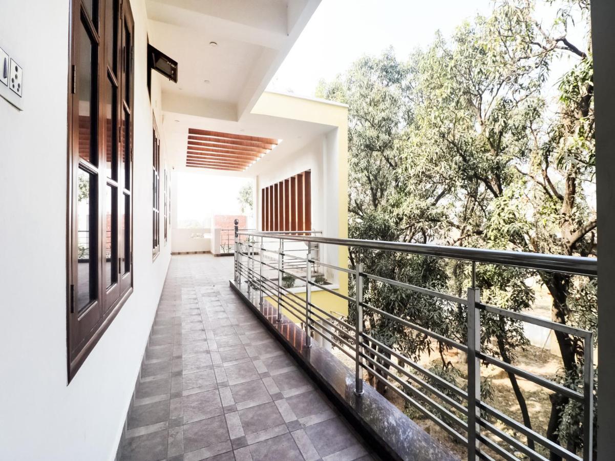 Oyo Lck1233 Rivaaj Palace Lucknow Eksteriør bilde
