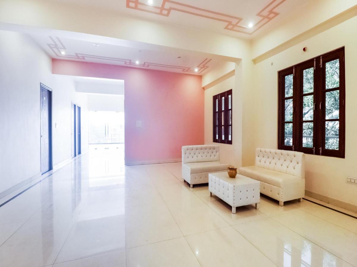 Oyo Lck1233 Rivaaj Palace Lucknow Eksteriør bilde
