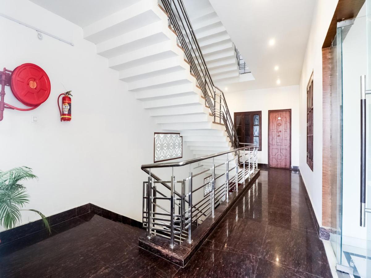 Oyo Lck1233 Rivaaj Palace Lucknow Eksteriør bilde