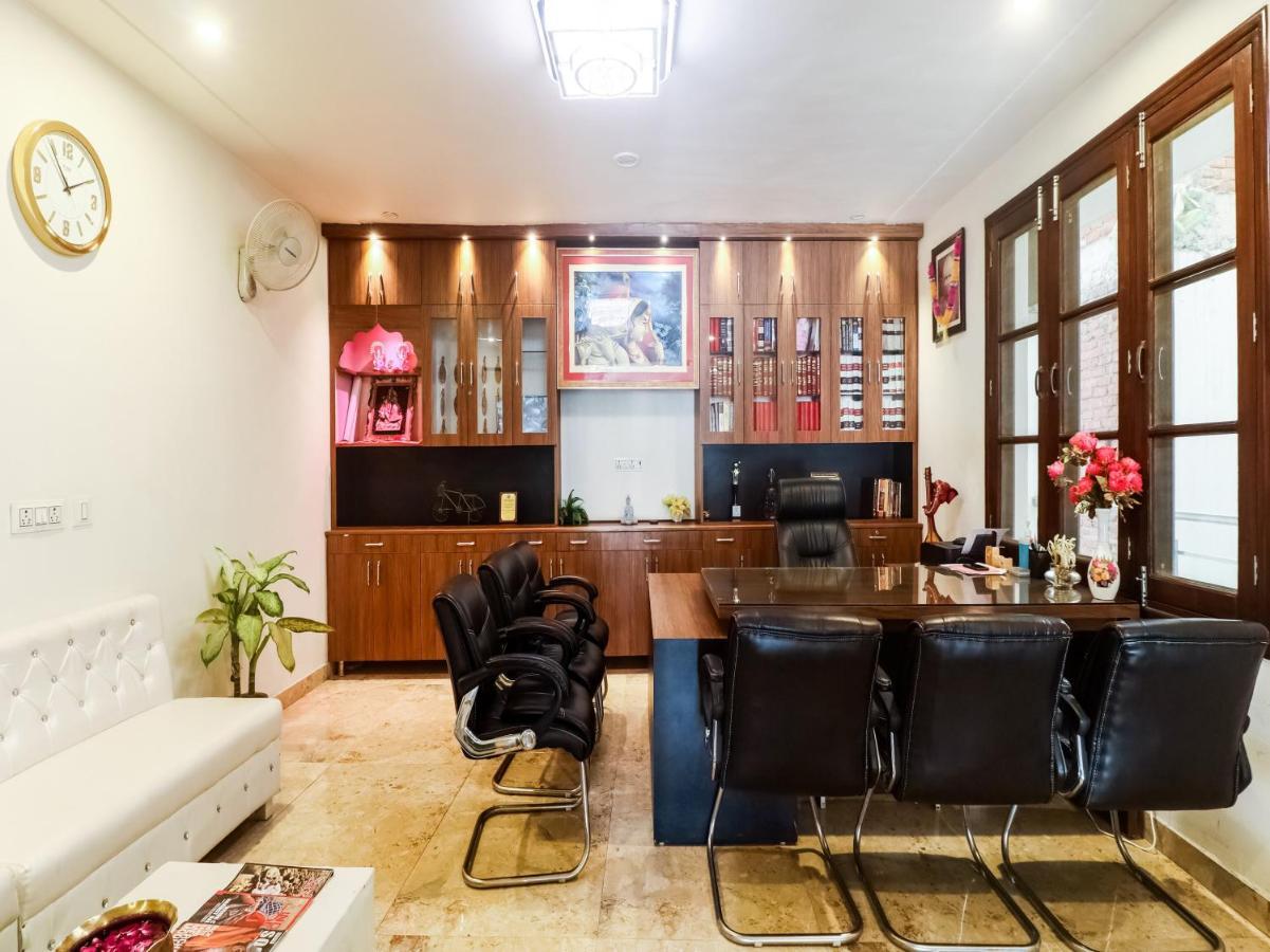 Oyo Lck1233 Rivaaj Palace Lucknow Eksteriør bilde