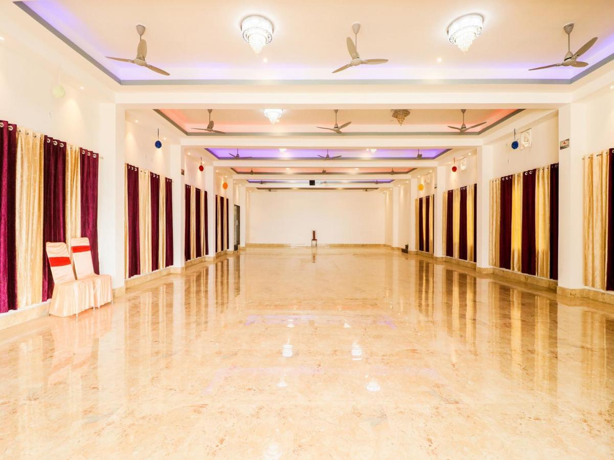 Oyo Lck1233 Rivaaj Palace Lucknow Eksteriør bilde