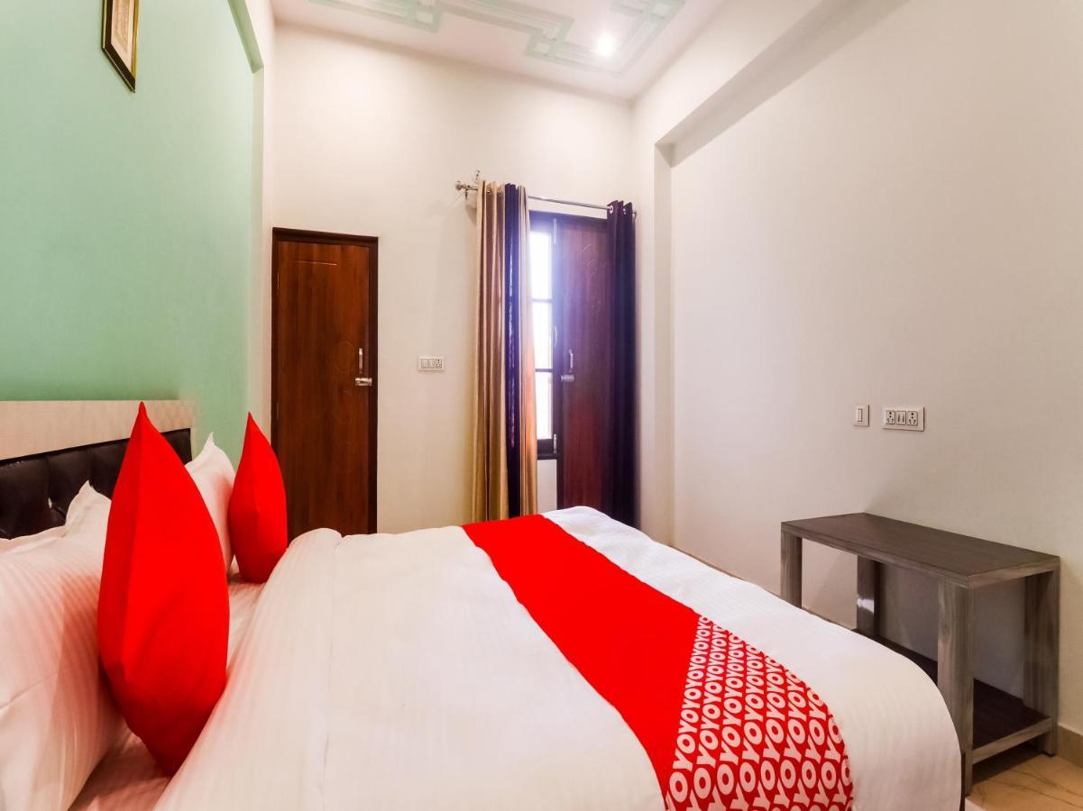 Oyo Lck1233 Rivaaj Palace Lucknow Eksteriør bilde