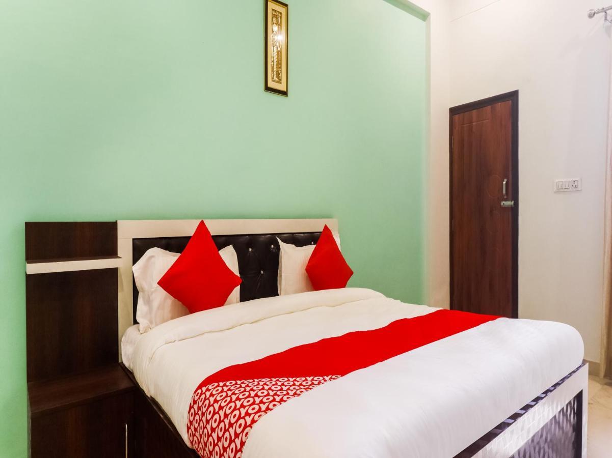 Oyo Lck1233 Rivaaj Palace Lucknow Eksteriør bilde