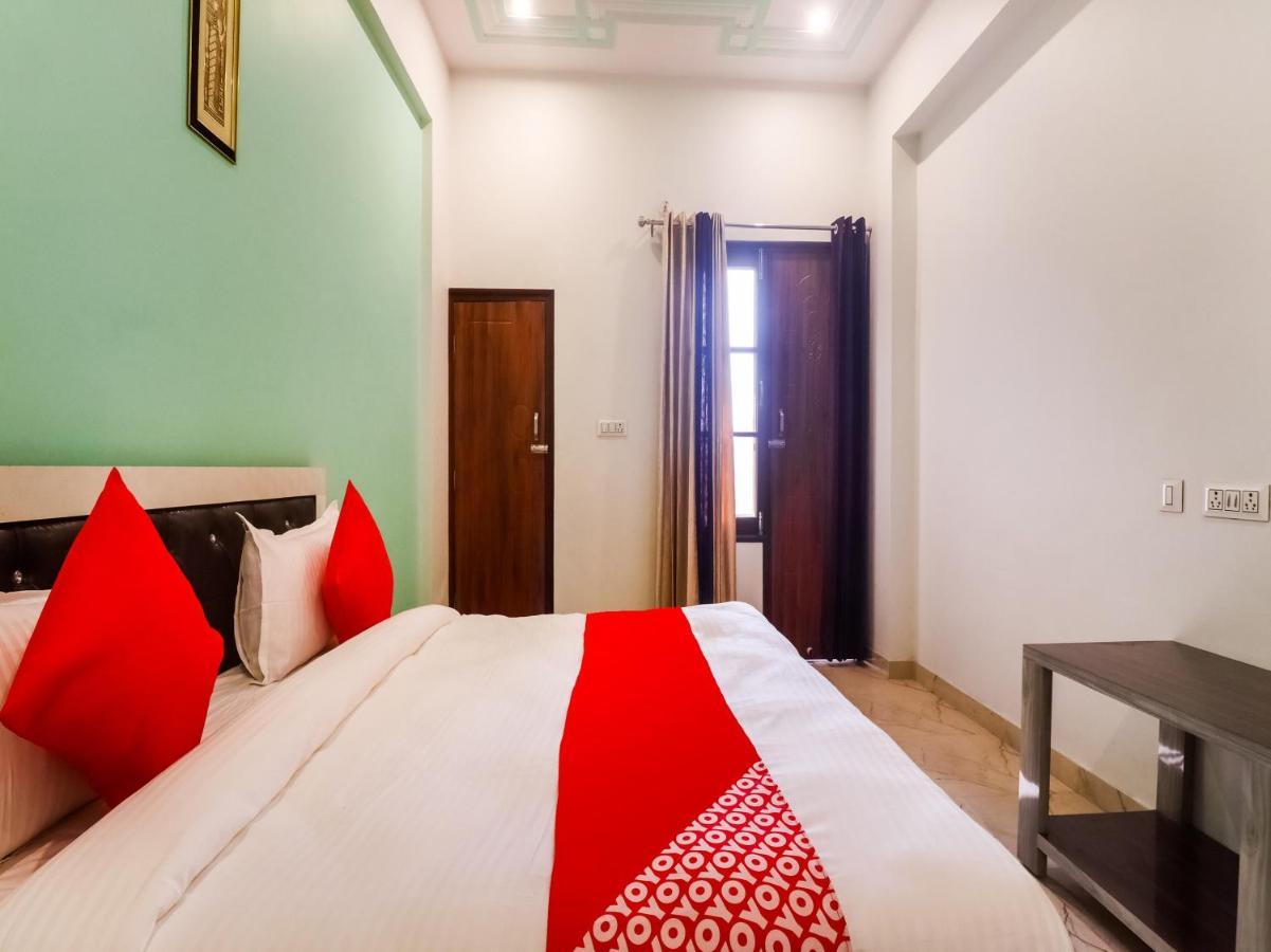 Oyo Lck1233 Rivaaj Palace Lucknow Eksteriør bilde