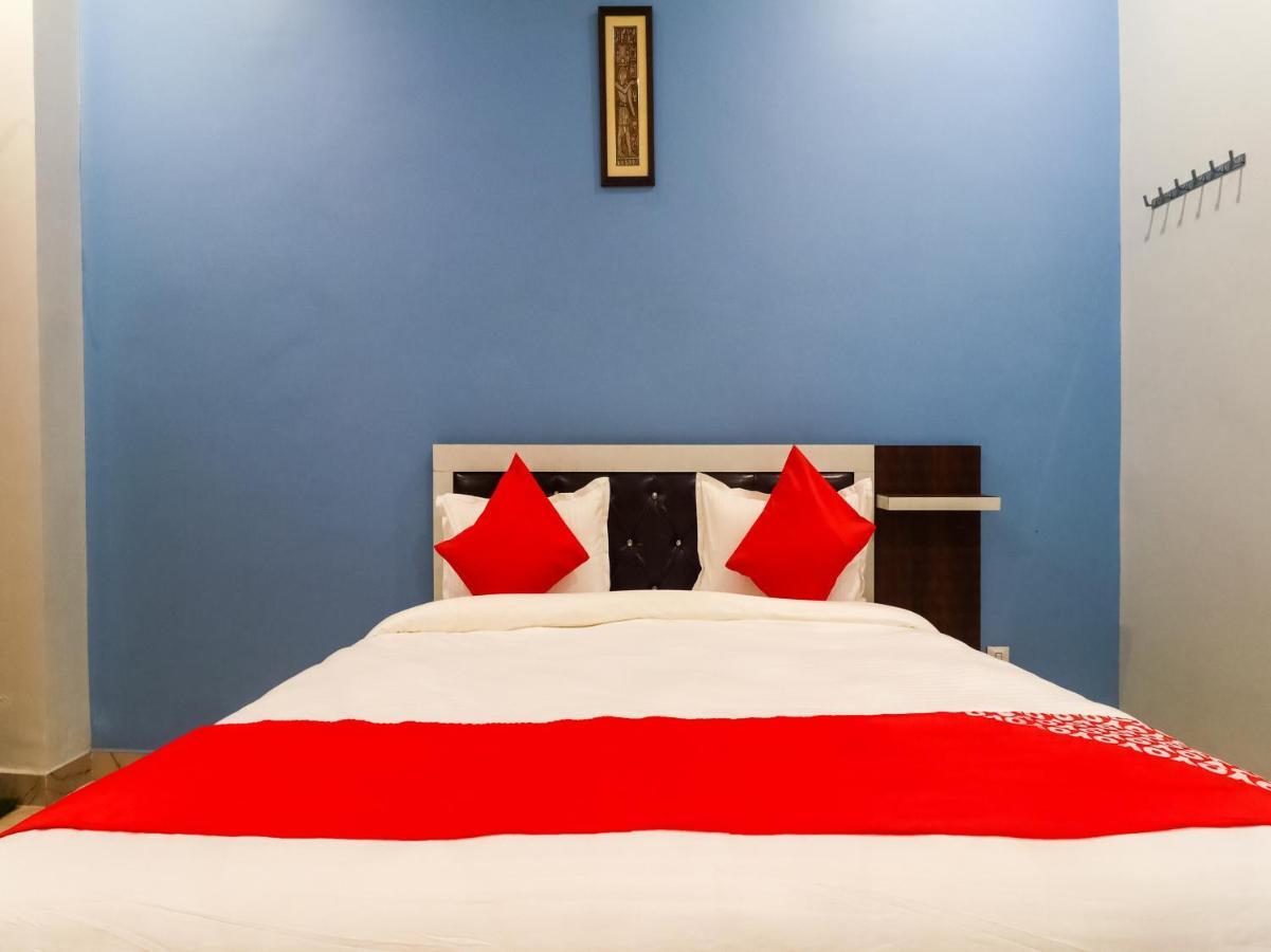 Oyo Lck1233 Rivaaj Palace Lucknow Eksteriør bilde