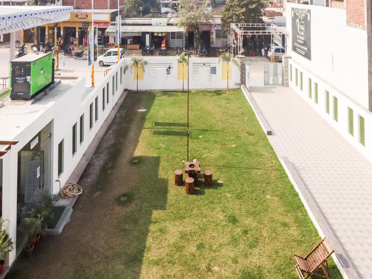Oyo Lck1233 Rivaaj Palace Lucknow Eksteriør bilde
