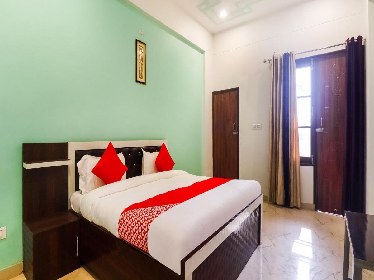 Oyo Lck1233 Rivaaj Palace Lucknow Eksteriør bilde