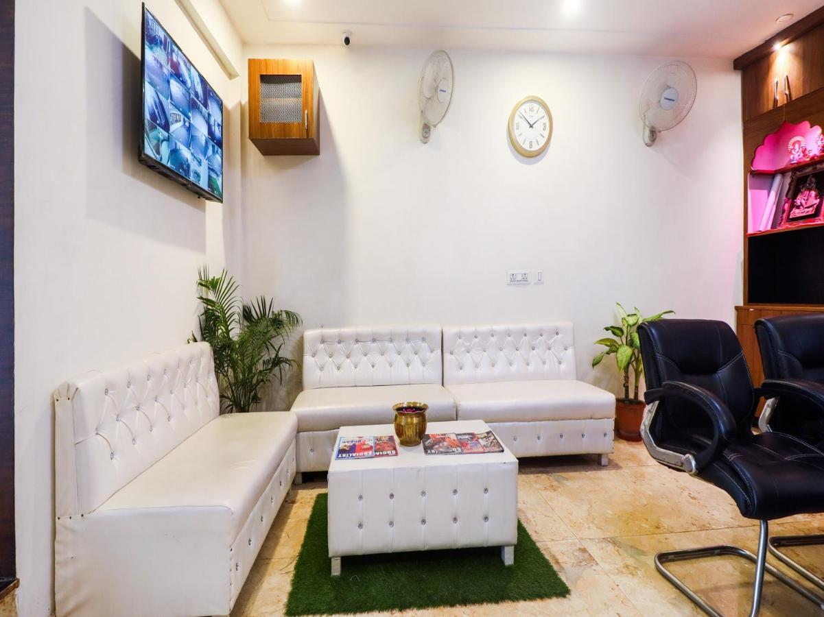 Oyo Lck1233 Rivaaj Palace Lucknow Eksteriør bilde